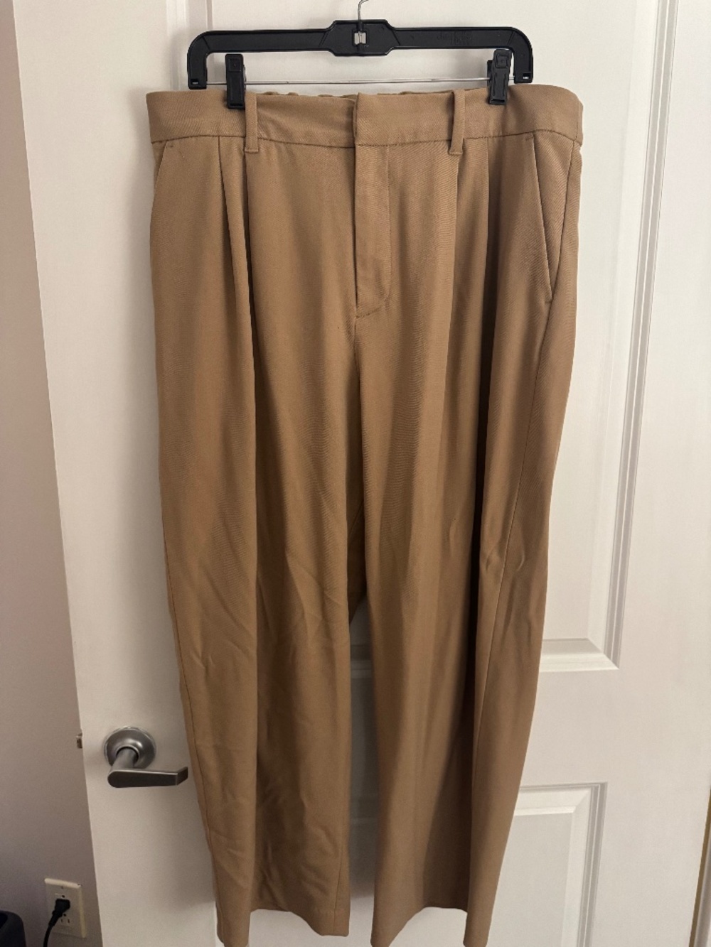 Gap 365 High Rise Pleated Trousers in Khaki